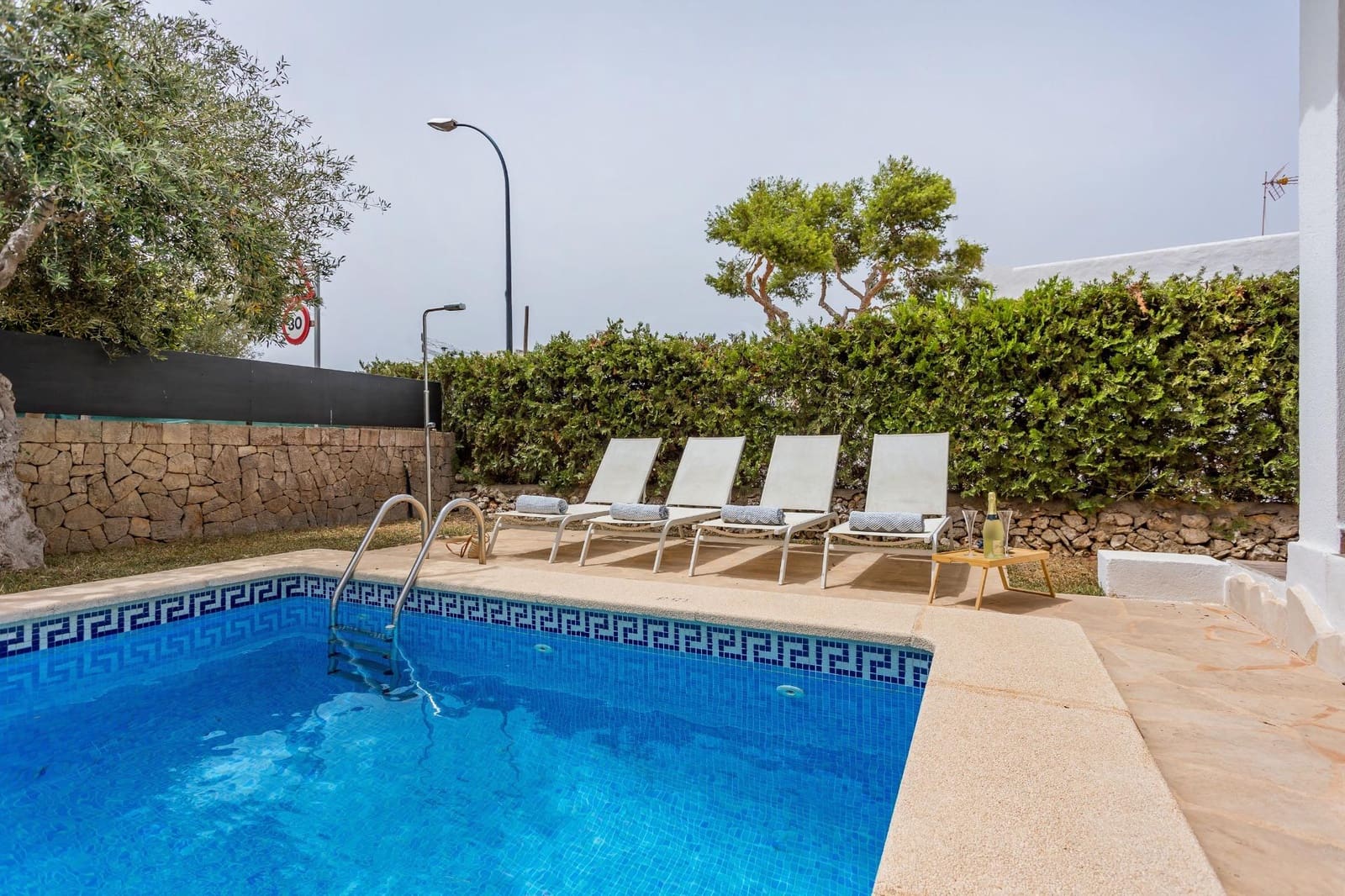 4 soveværelse Villa til salg i Cala d'Or med swimmingpool - € 900.000 (Ref: 8500383)