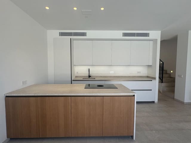 4 soveværelse Byhus til salg i Ses Salines med swimmingpool garage - € 895.000 (Ref: 8578230)