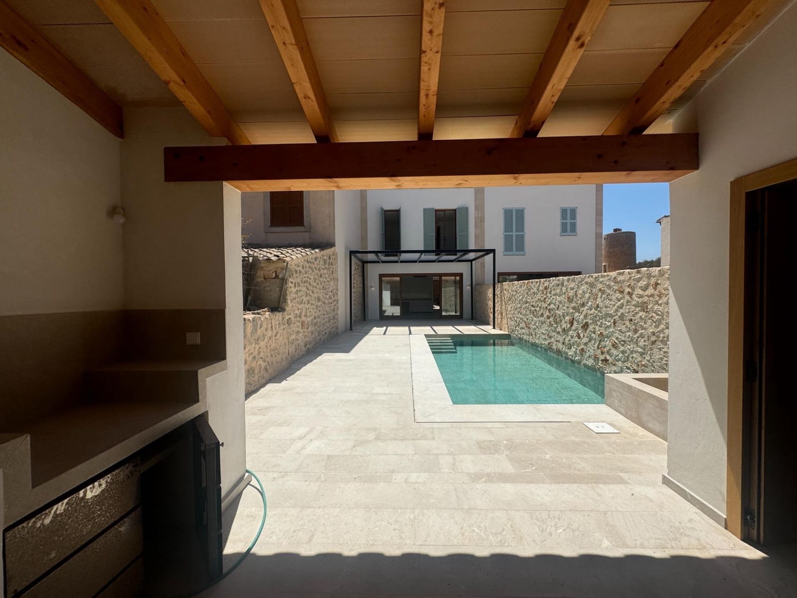 4 soveværelse Byhus til salg i Ses Salines med swimmingpool garage - € 895.000 (Ref: 8578230)