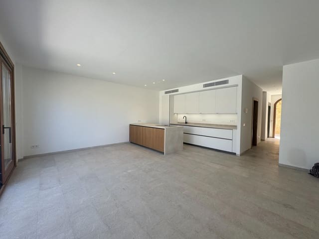 4 soveværelse Byhus til salg i Ses Salines med swimmingpool garage - € 895.000 (Ref: 8578230)