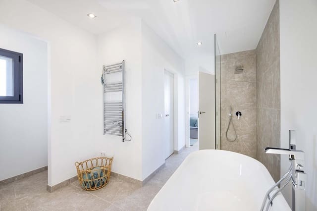 4 bedroom Semi-detached Villa for sale in Marratxí with pool garage - € 840,000 (Ref: 8636605)
