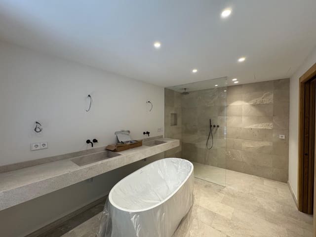 4 soveværelse Villa til salg i Ses Salines med garage - € 1.100.000 (Ref: 9228633)