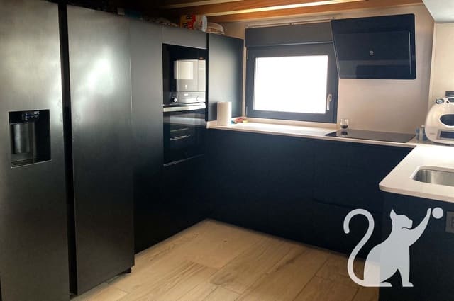 Flat for sale in Salamanca city - € 175,000 (Ref: 10013399)