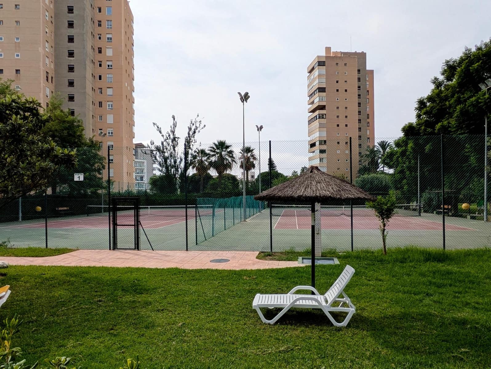 Piso de 2 habitaciones en Torremolinos en venta con piscina - 579.000 € (Ref: 10064745)