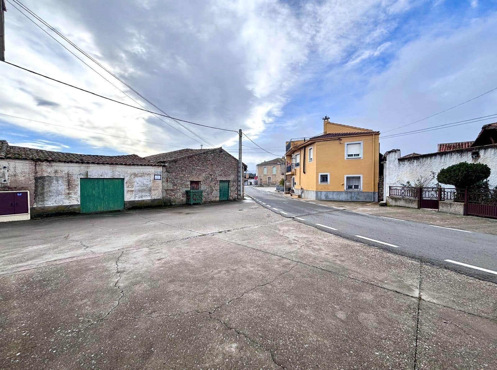 4 soveværelse Lejlighed til salg i Santibanez de Bejar med garage - € 99.000 (Ref: 10094761)