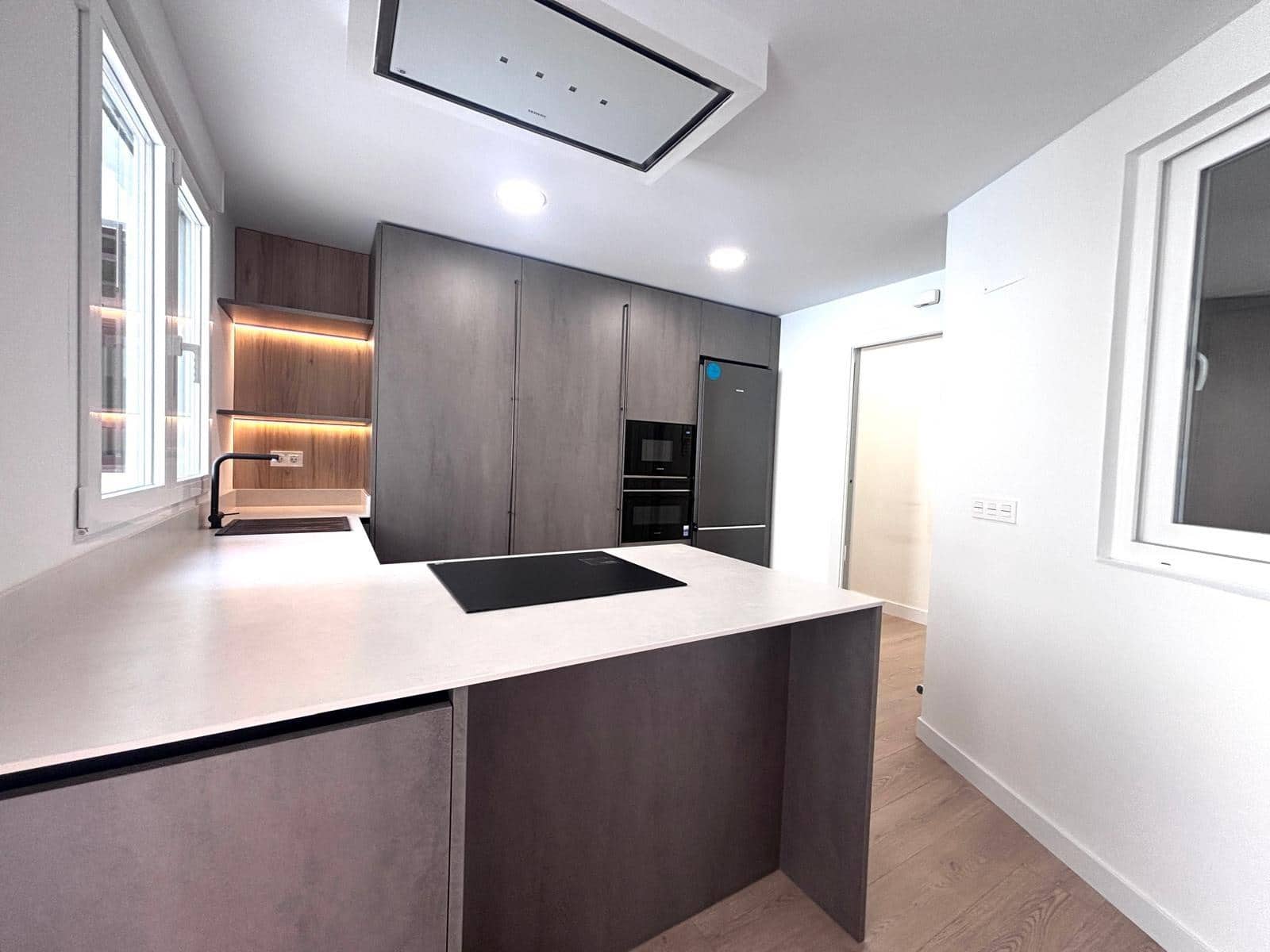 3 bedroom Flat for sale in Salamanca city with garage - € 510,000 (Ref: 10102688)