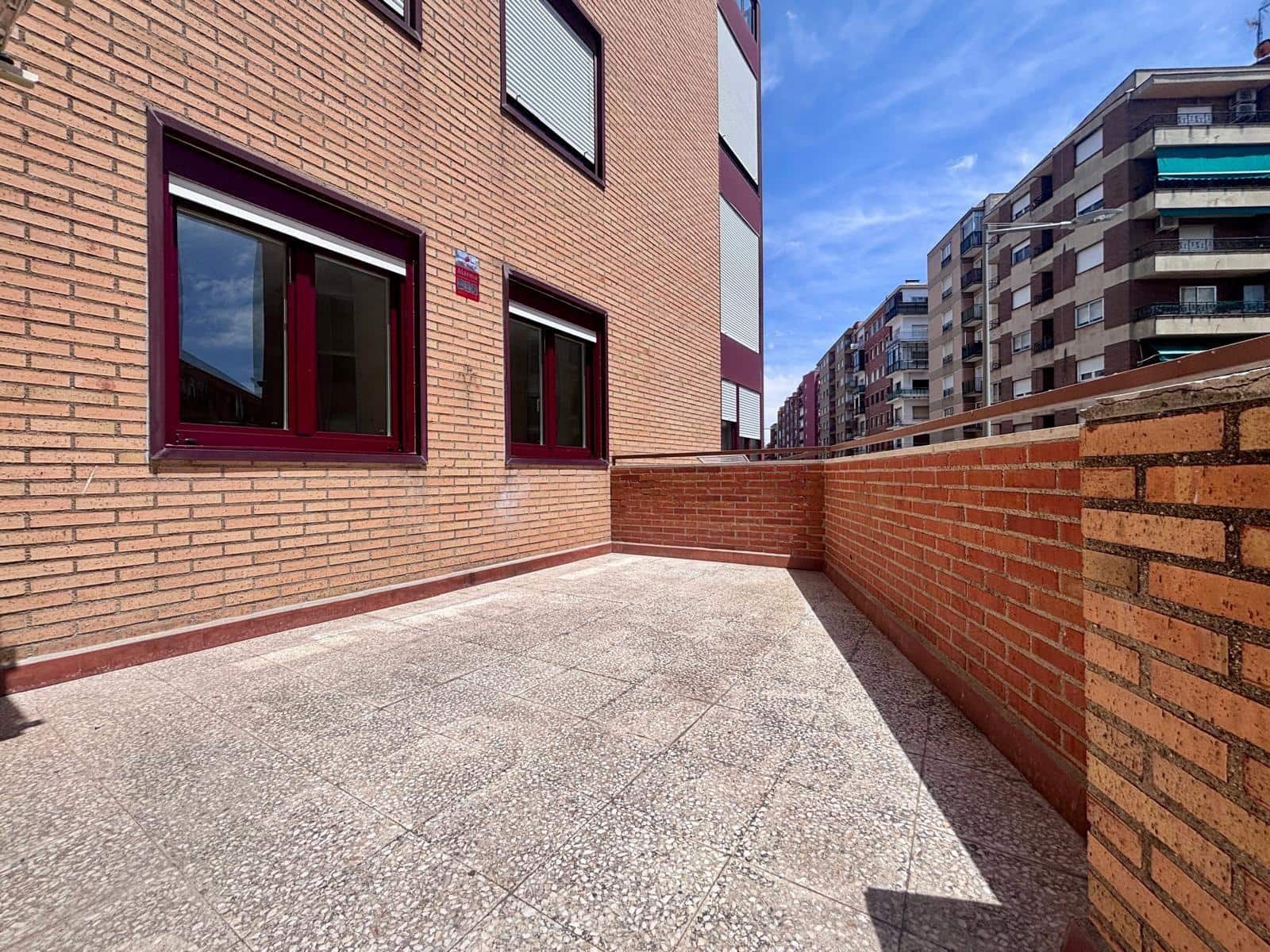 3 bedroom Flat for sale in Salamanca city with garage - € 510,000 (Ref: 10102688)