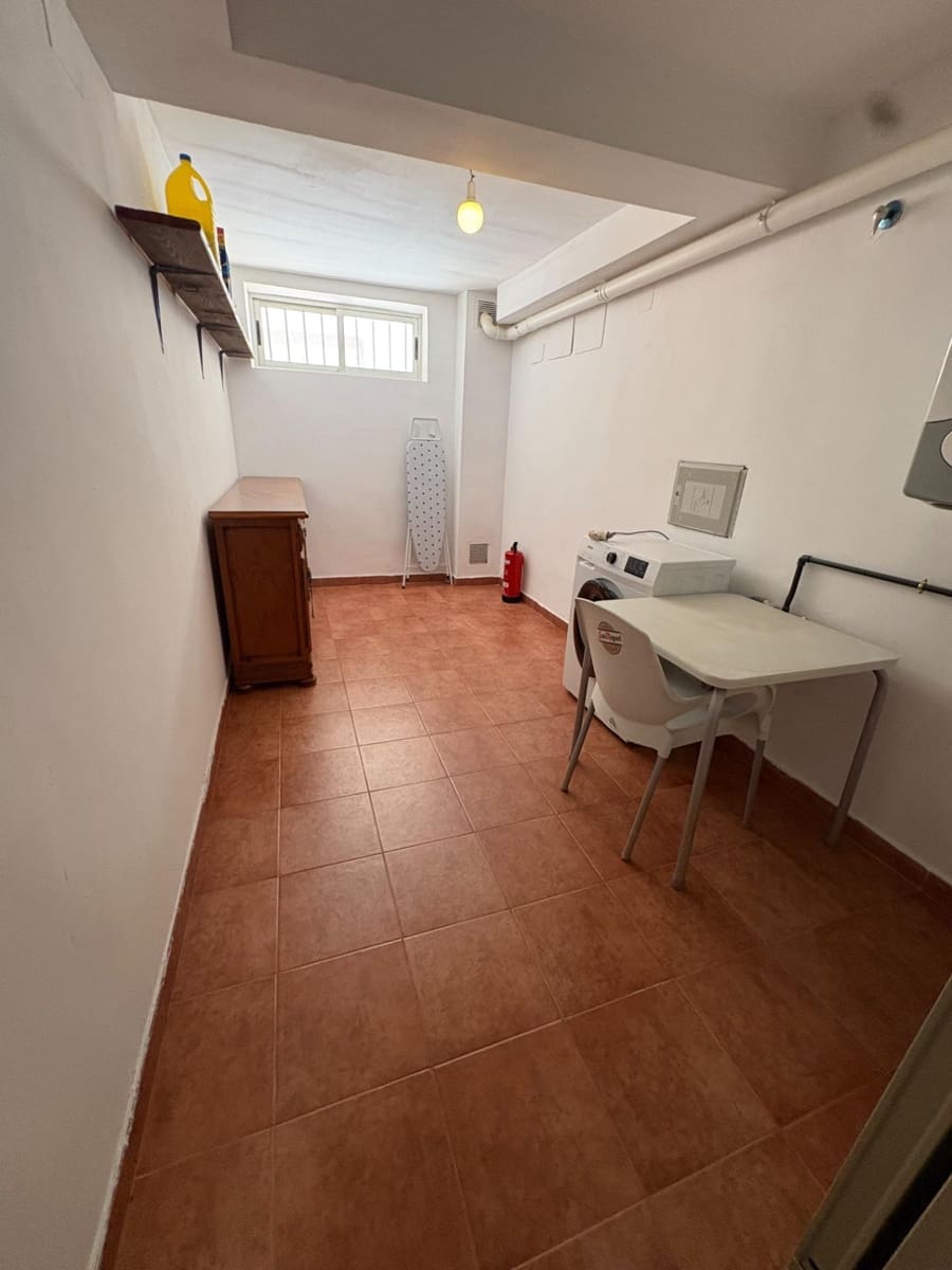 3 bedroom Terraced Villa for rent in Salamanca city with pool garage - € 1,000 (Ref: 10109767)