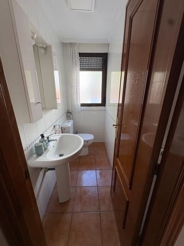 3 soverom Rekkehus til leie i Salamanca by med svømmebasseng garasje - € 1 000 (Ref: 10109767)