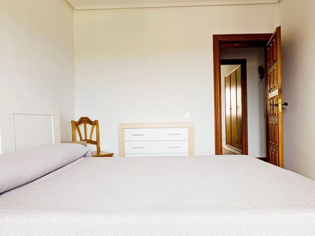 4 bedroom Flat for sale in Terradillos with pool garage - € 118,000 (Ref: 10115941)