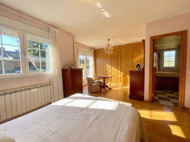 5 soverom Rekkehus til salgs i Pozuelo de Alarcón med svømmebasseng garasje - € 1 250 000 (Ref: 10148879)