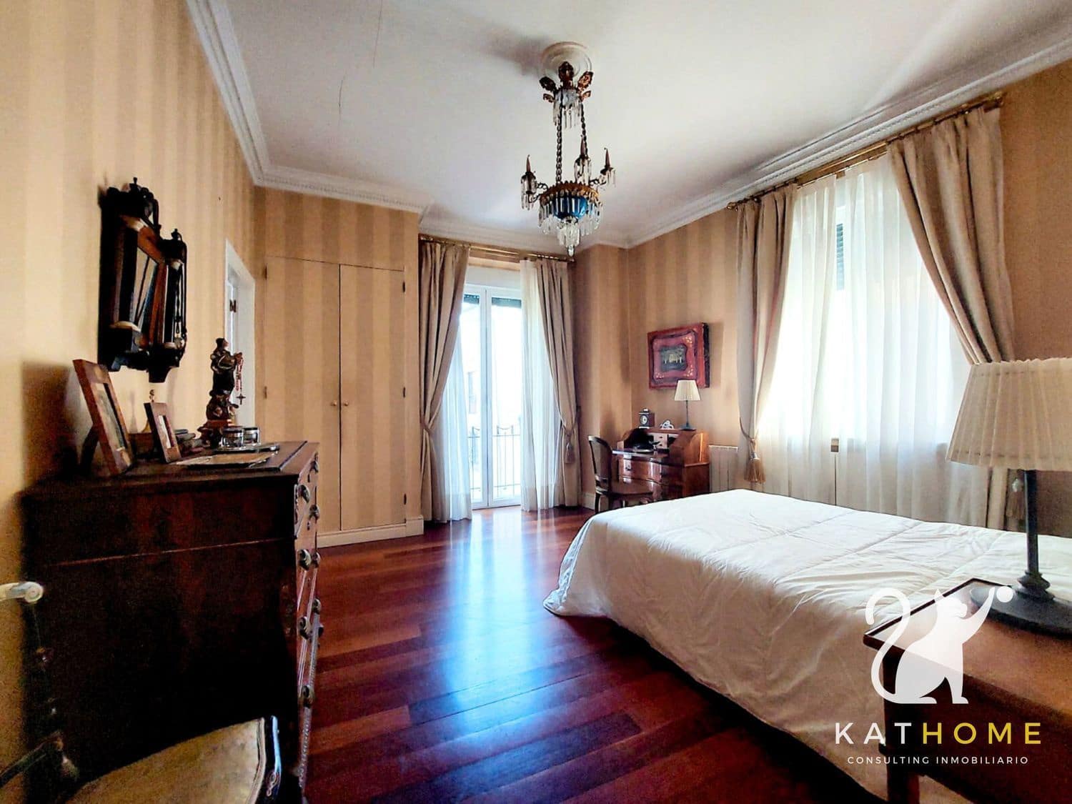 4 sypialnia Mieszkanie na sprzedaż w Miasto Salamanka z garażem - 825 000 € (Ref: 8510835)