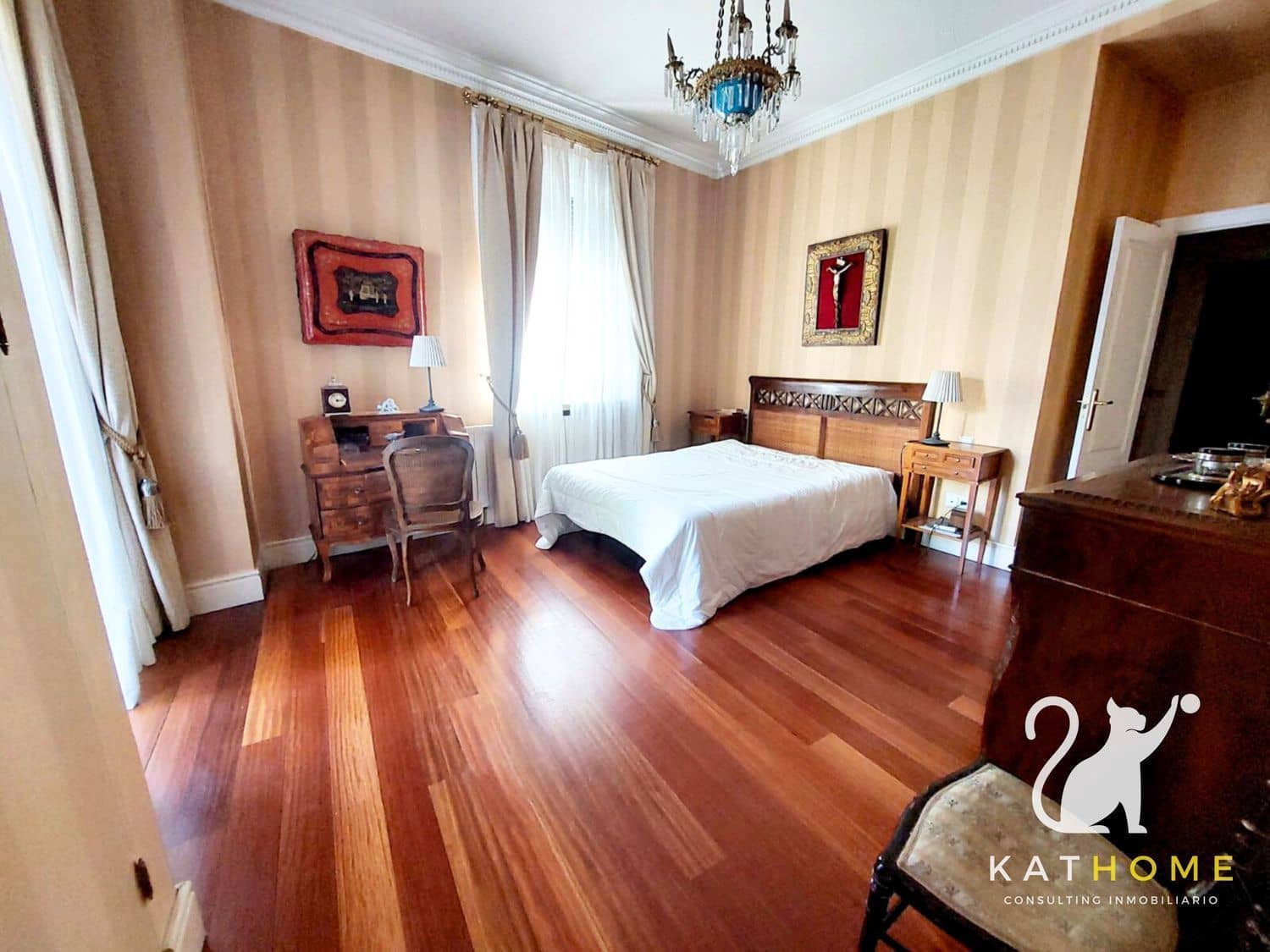 4 sypialnia Mieszkanie na sprzedaż w Miasto Salamanka z garażem - 825 000 € (Ref: 8510835)