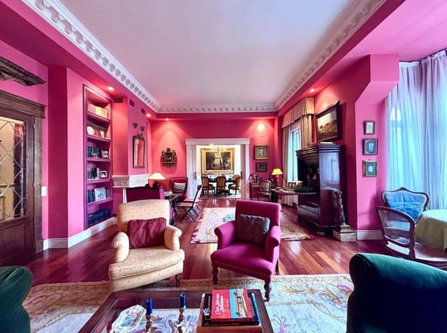 4 bedroom Flat for sale in Salamanca city with garage - € 825,000 (Ref: 8510835)