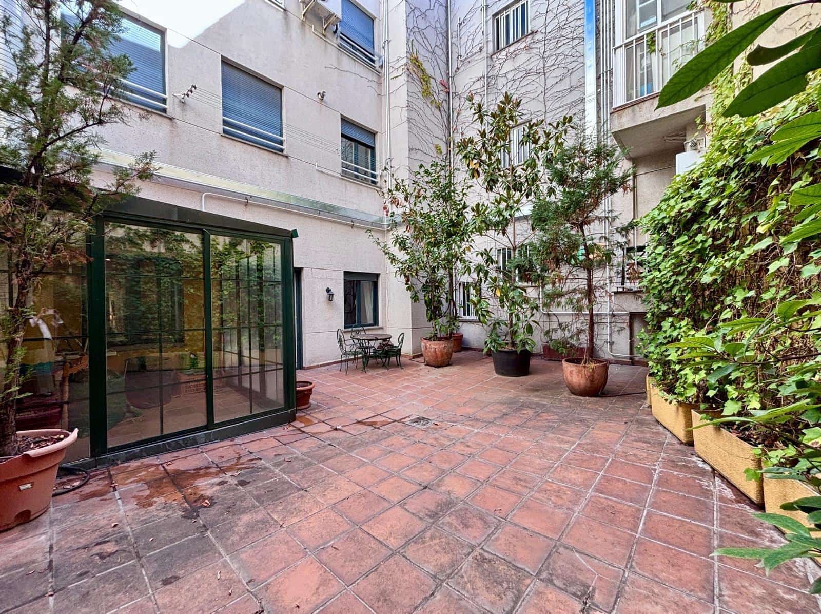 4 soveværelse Lejlighed til salg i Salamanca by med garage - € 825.000 (Ref: 8510835)