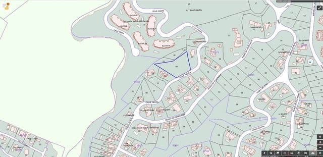 Grunde uden byggetilladelser til salg i Cabopino, Marbella - € 879.000 (Ref: 8510836)