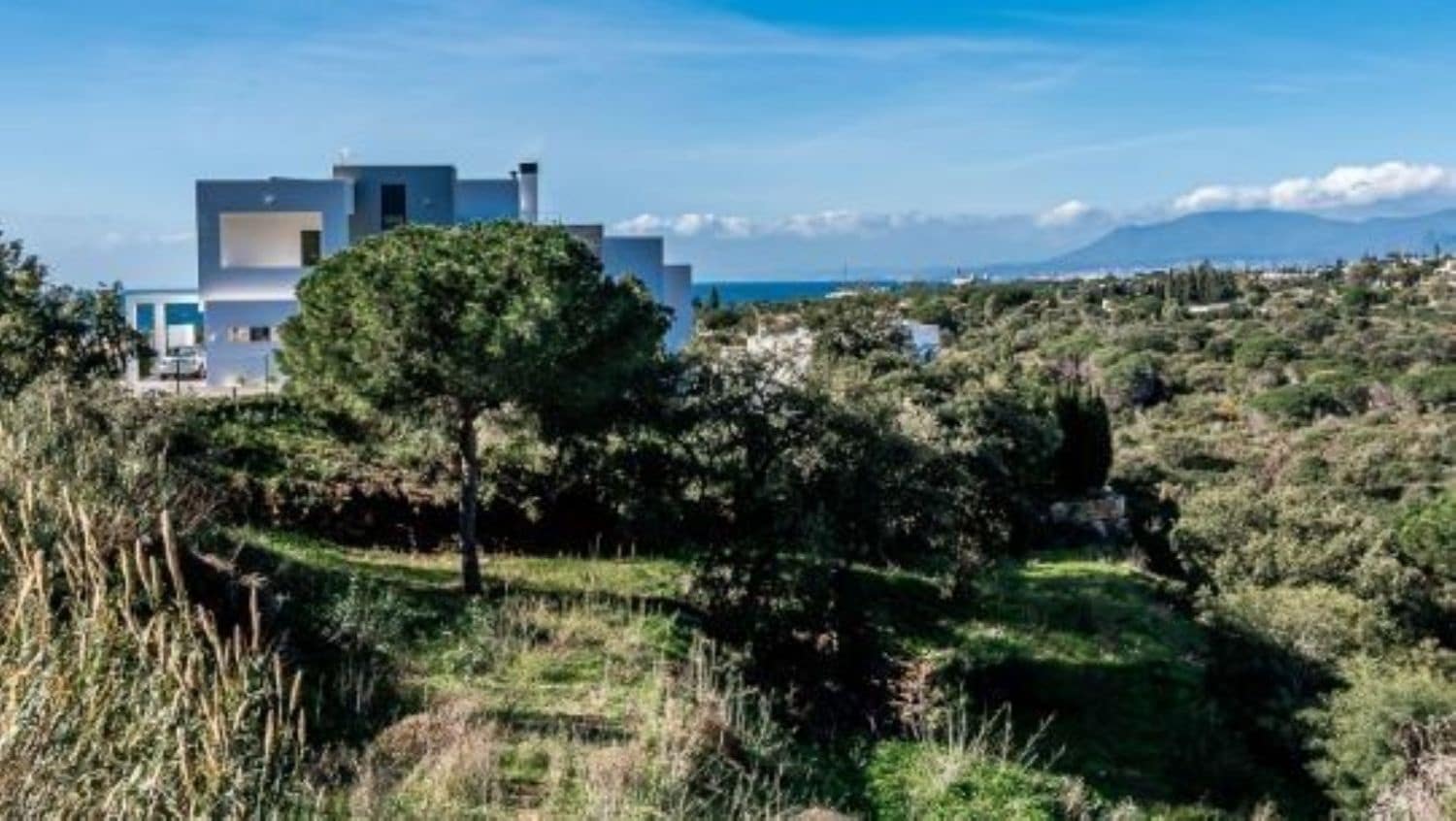 Grunde uden byggetilladelser til salg i Cabopino - € 879.000 (Ref: 8510836)