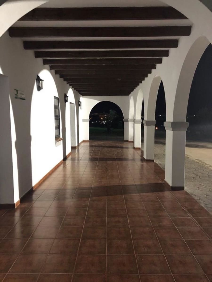 Business for sale in Aliseda - € 2,850,000 (Ref: 8510843)