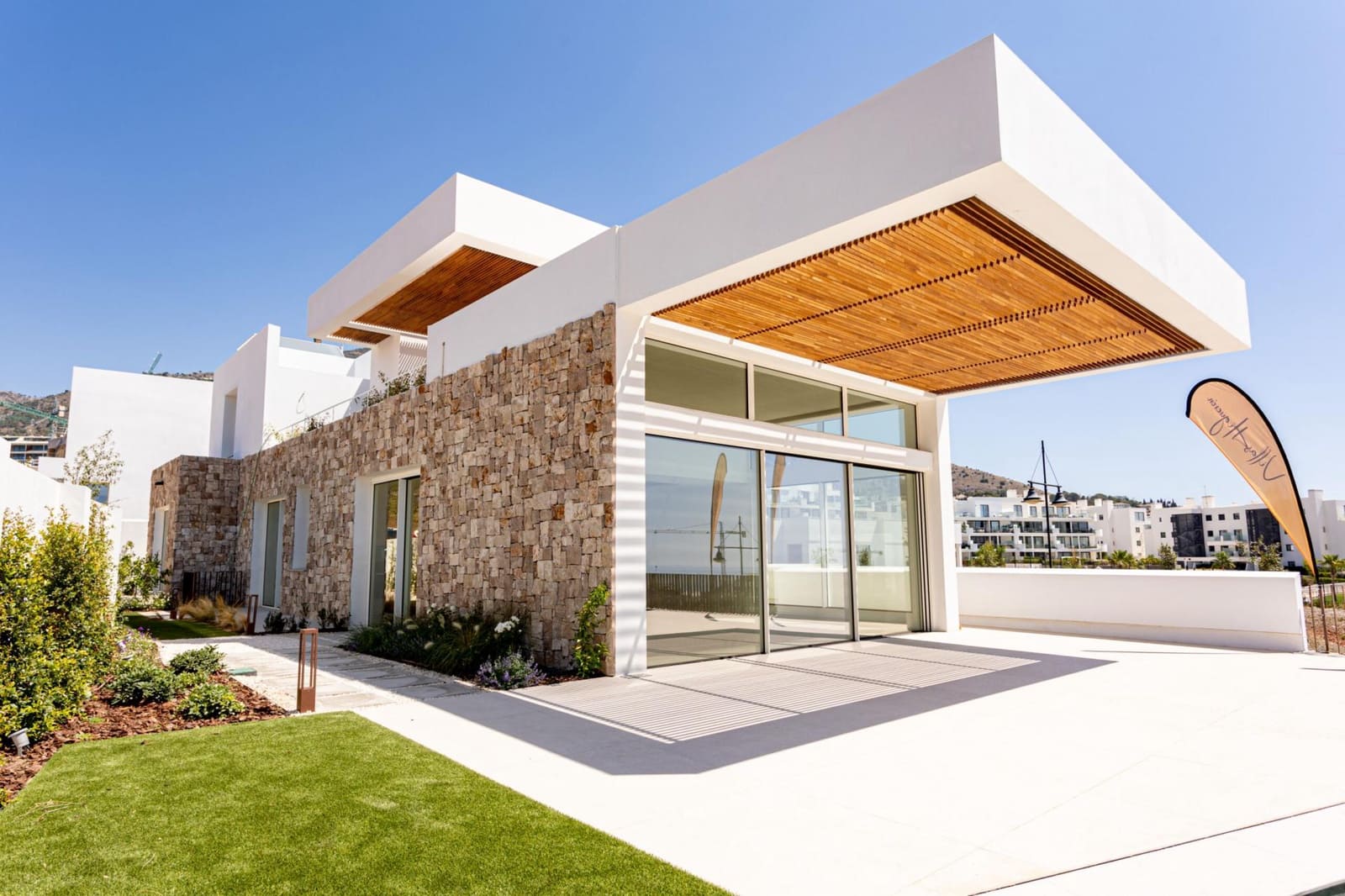 5 soverom Villa til salgs i Fuengirola med svømmebasseng garasje - € 2 350 000 (Ref: 8511774)