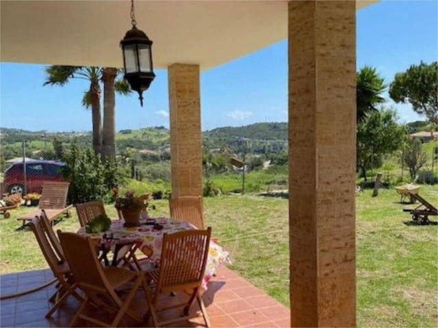 3 sypialnia Finka/Dom wiejski na sprzedaż w Estepona z garażem - 650 000 € (Ref: 8511778)