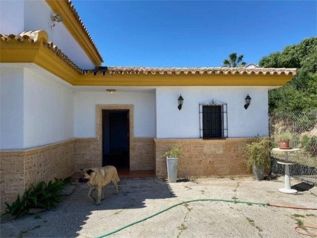 3 sypialnia Finka/Dom wiejski na sprzedaż w Estepona z garażem - 650 000 € (Ref: 8511778)