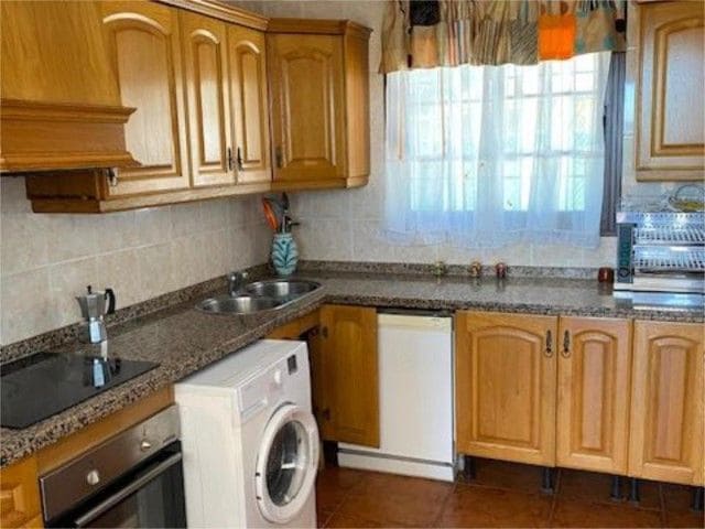 3 sypialnia Finka/Dom wiejski na sprzedaż w Estepona z garażem - 650 000 € (Ref: 8511778)