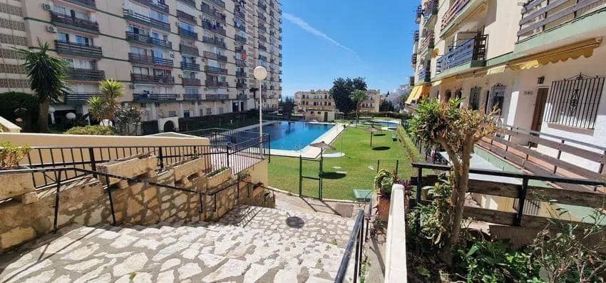 2 soveværelse Lejlighed til salg i Benalmadena med swimmingpool - € 252.000 (Ref: 8532037)
