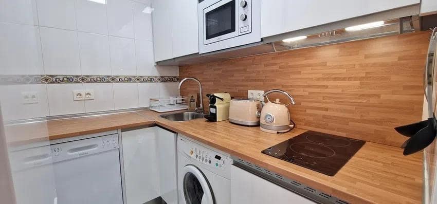 2 soveværelse Lejlighed til salg i Benalmadena med swimmingpool - € 252.000 (Ref: 8532037)