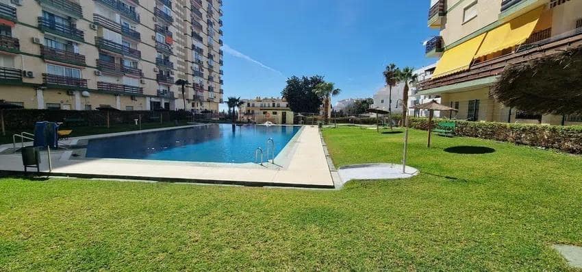 2 soveværelse Lejlighed til salg i Benalmadena med swimmingpool - € 252.000 (Ref: 8532037)