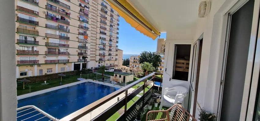2 soveværelse Lejlighed til salg i Benalmadena med swimmingpool - € 252.000 (Ref: 8532037)