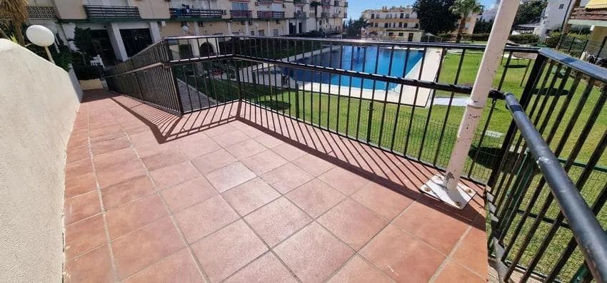 2 soveværelse Lejlighed til salg i Benalmadena med swimmingpool - € 252.000 (Ref: 8532037)