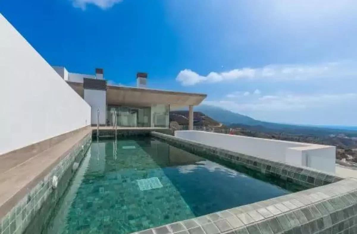 Ático de 4 habitaciones en Benahavís en venta con piscina garaje - 2.490.000 € (Ref: 8536291)