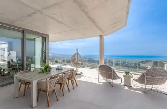 Ático de 4 habitaciones en Benahavís en venta con piscina garaje - 2.490.000 € (Ref: 8536291)