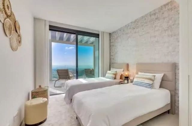 Ático de 4 habitaciones en Benahavís en venta con piscina garaje - 2.490.000 € (Ref: 8536291)