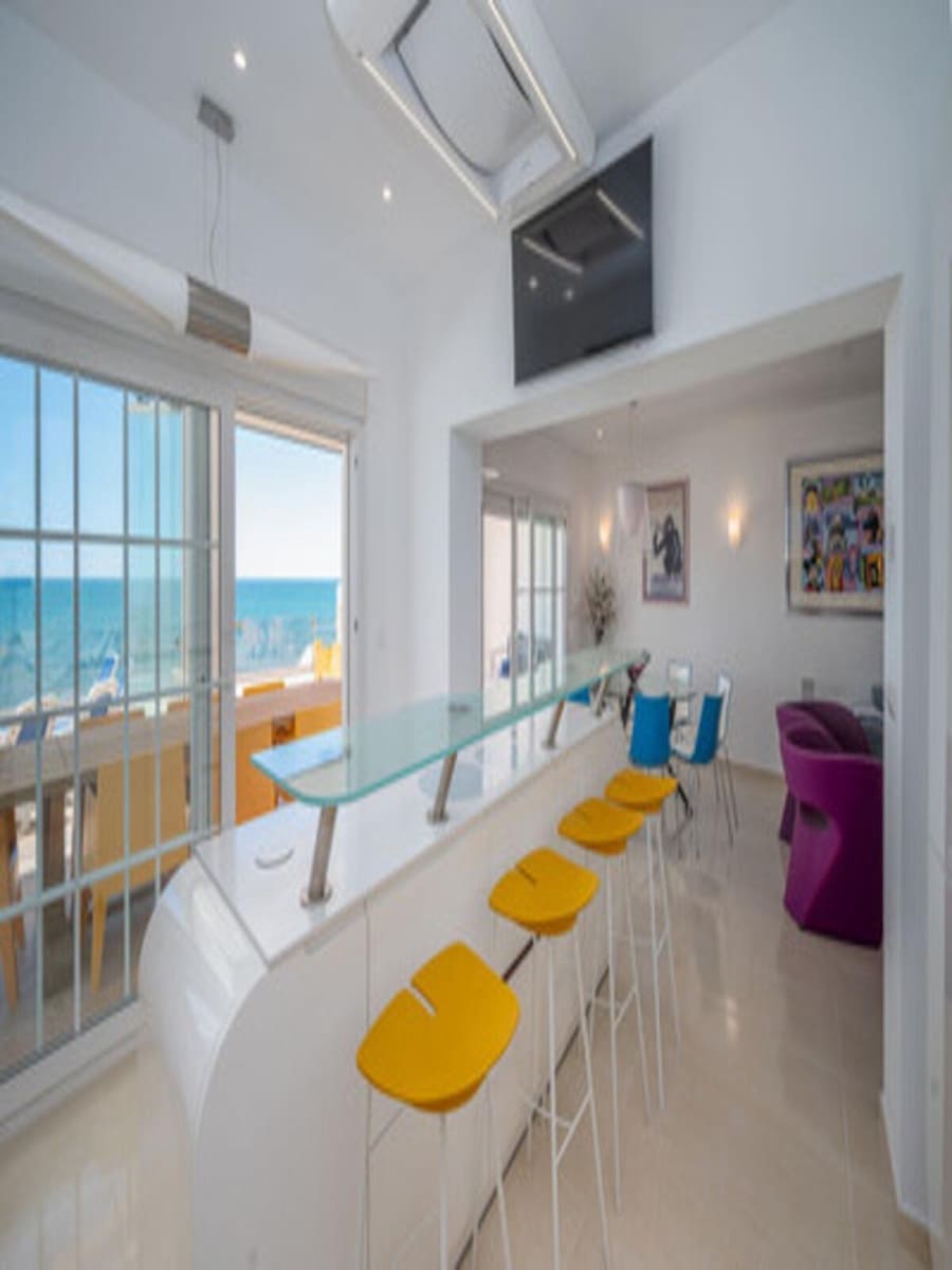 5 soverom Villa til salgs i Miraflores med svømmebasseng garasje - € 1 955 000 (Ref: 8536305)