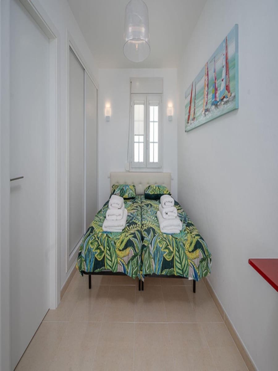 5 soverom Villa til salgs i Miraflores med svømmebasseng garasje - € 1 955 000 (Ref: 8536305)