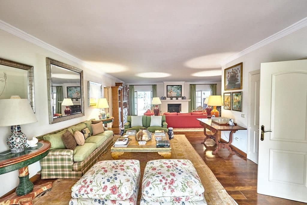 7 bedroom Villa for sale in San Pedro de Alcantara - € 3,600,000 (Ref: 8564899)