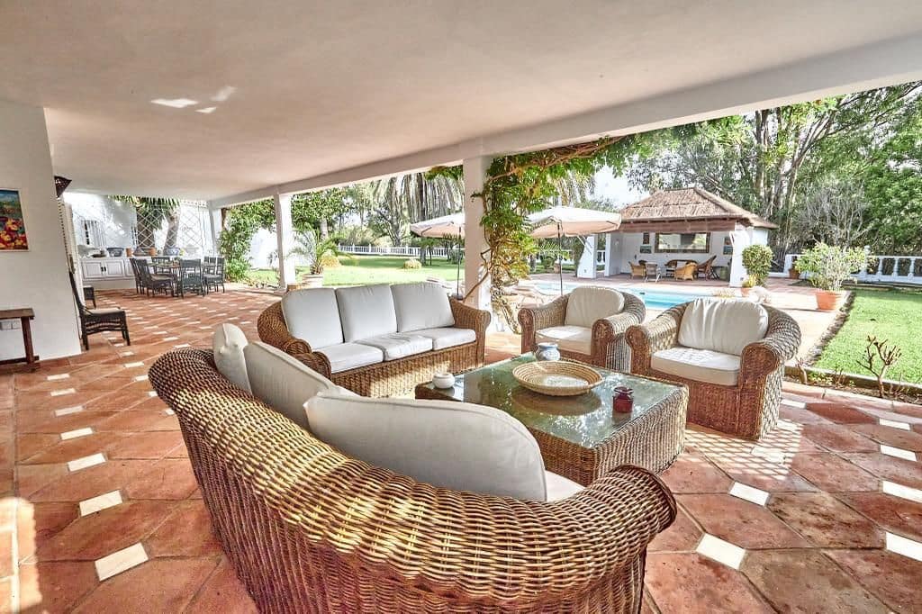 7 bedroom Villa for sale in San Pedro de Alcantara - € 3,600,000 (Ref: 8564899)