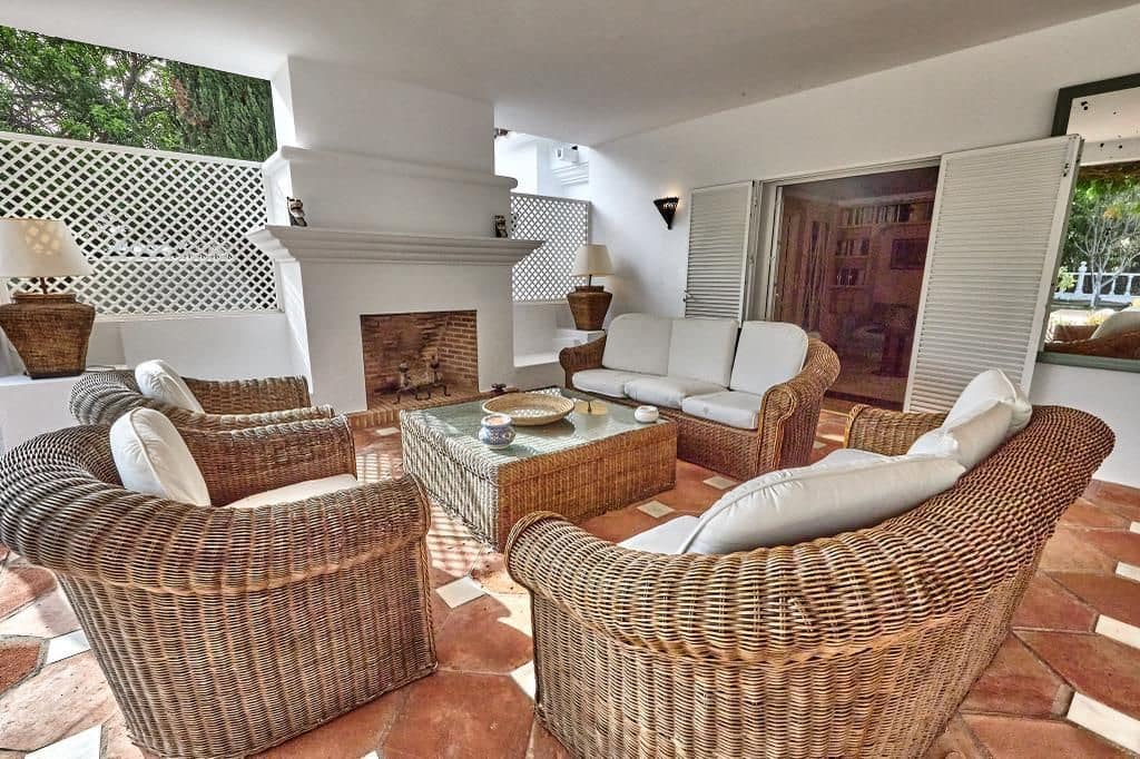 7 bedroom Villa for sale in San Pedro de Alcantara - € 3,600,000 (Ref: 8564899)