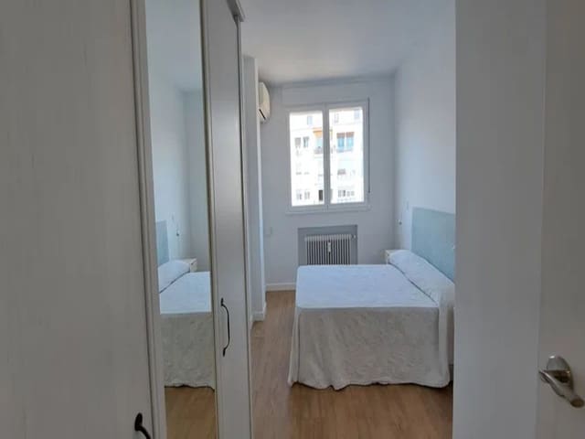 1 soveværelse Lejlighed til salg i Almagro, Madrid by - € 615.000 (Ref: 8612846)