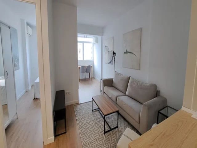 1 soveværelse Lejlighed til salg i Almagro, Madrid by - € 615.000 (Ref: 8612846)