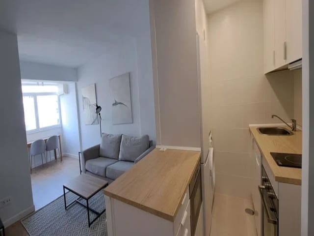 1 soveværelse Lejlighed til salg i Almagro, Madrid by - € 615.000 (Ref: 8612846)