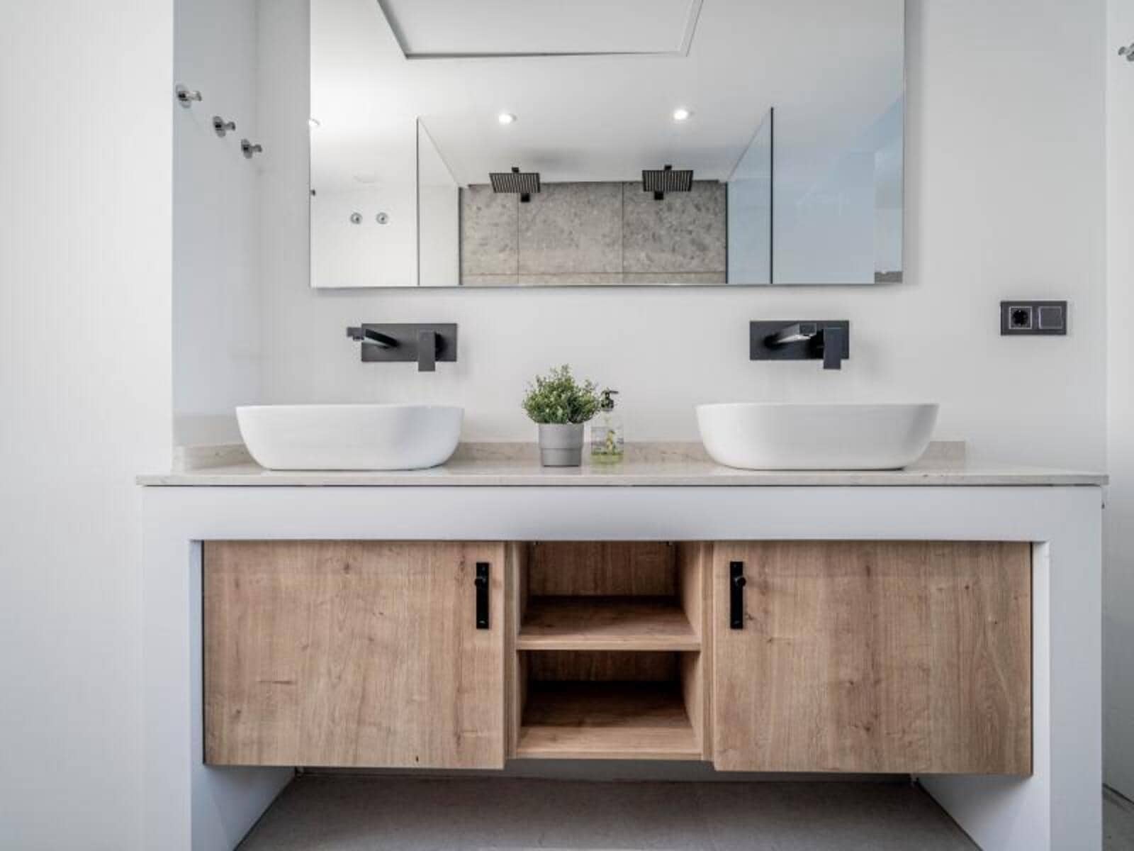 3 bedroom Penthouse for sale in Marbella with pool garage - € 449,990 (Ref: 8615396)