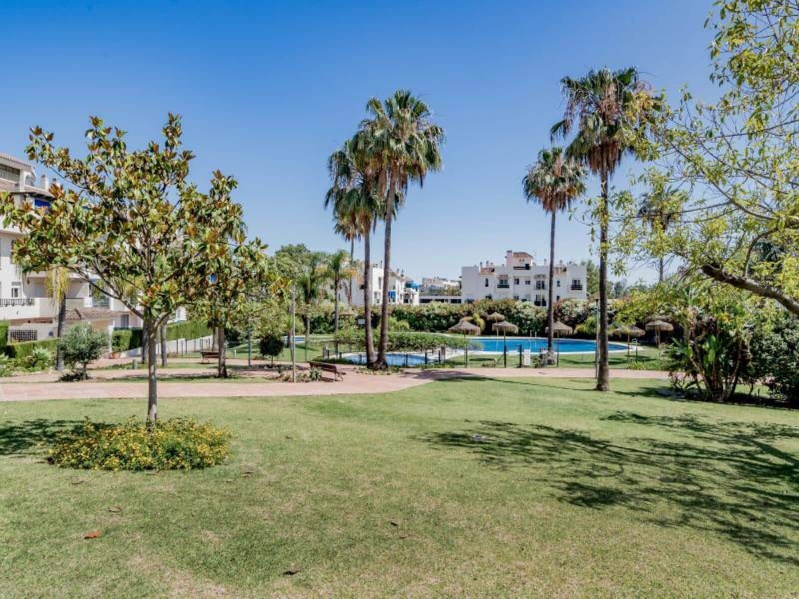 3 bedroom Penthouse for sale in Marbella with pool garage - € 449,990 (Ref: 8615396)