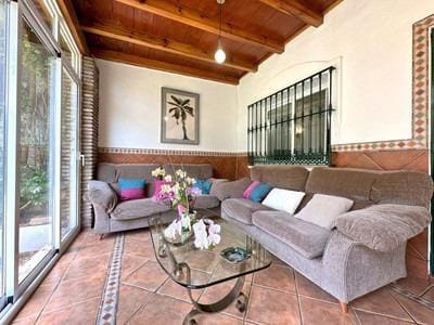 3 soverom Rekkehus til salgs i Marbella med svømmebasseng garasje - € 519 900 (Ref: 8615398)