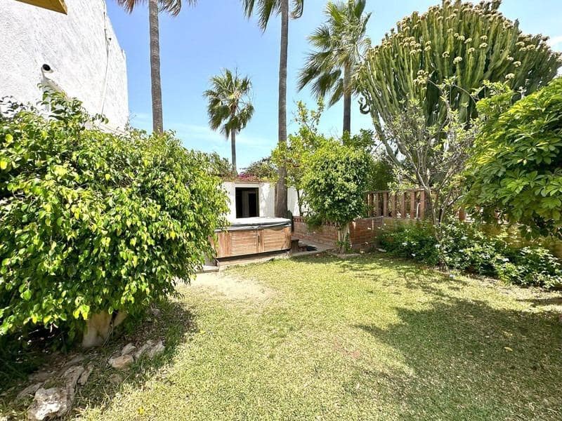 3 soverom Rekkehus til salgs i Marbella med svømmebasseng garasje - € 519 900 (Ref: 8615398)