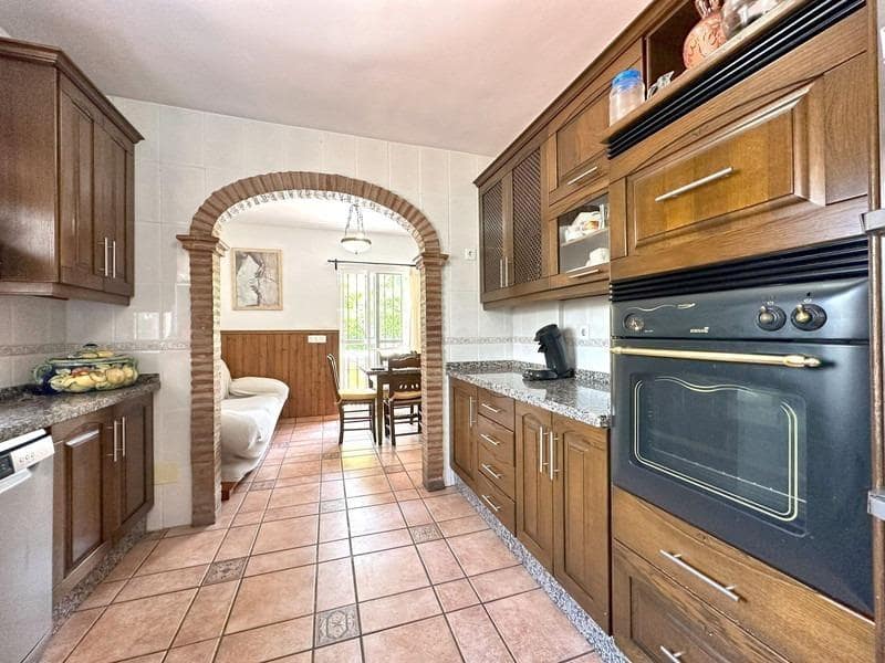 3 soverom Rekkehus til salgs i Marbella med svømmebasseng garasje - € 519 900 (Ref: 8615398)