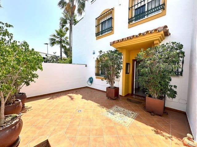 3 soveværelse Rækkehus til salg i Marbella med swimmingpool garage - € 519.900 (Ref: 8615398)