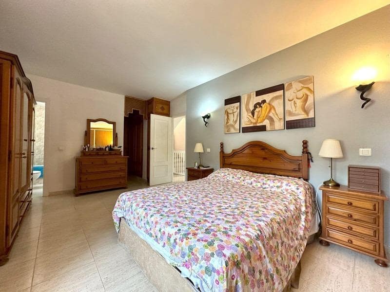 3 soverom Rekkehus til salgs i Marbella med svømmebasseng garasje - € 519 900 (Ref: 8615398)