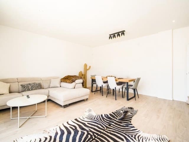 4 soveværelse Penthouse til salg i Nueva Andalucia, Marbella med swimmingpool garage - € 549.000 (Ref: 8615399)